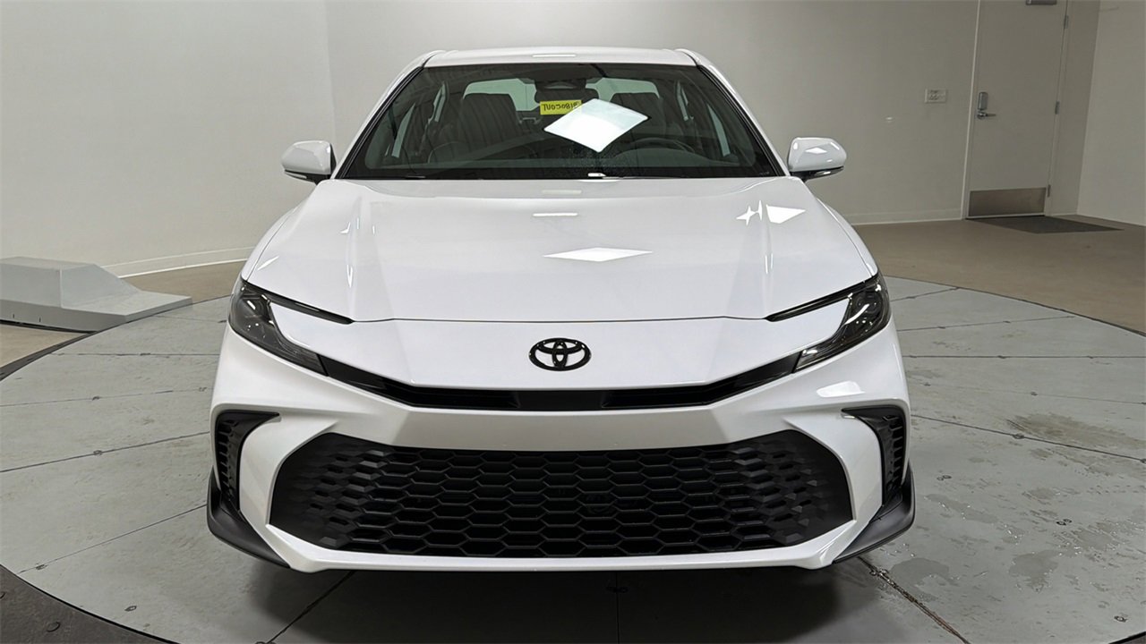 New 2026 Toyota Camry SE image 2