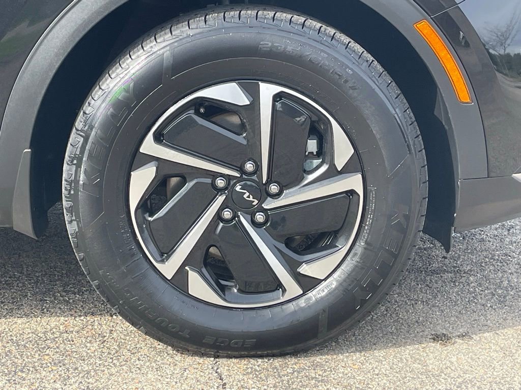 Certified 2023 Kia Sportage LX image 12