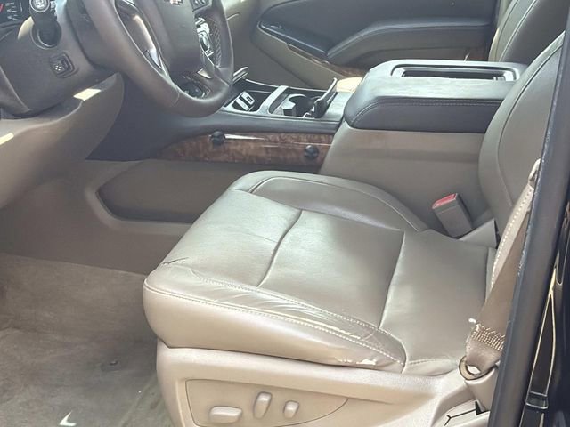 Used 2015 Chevrolet Suburban LTZ RWD image 6