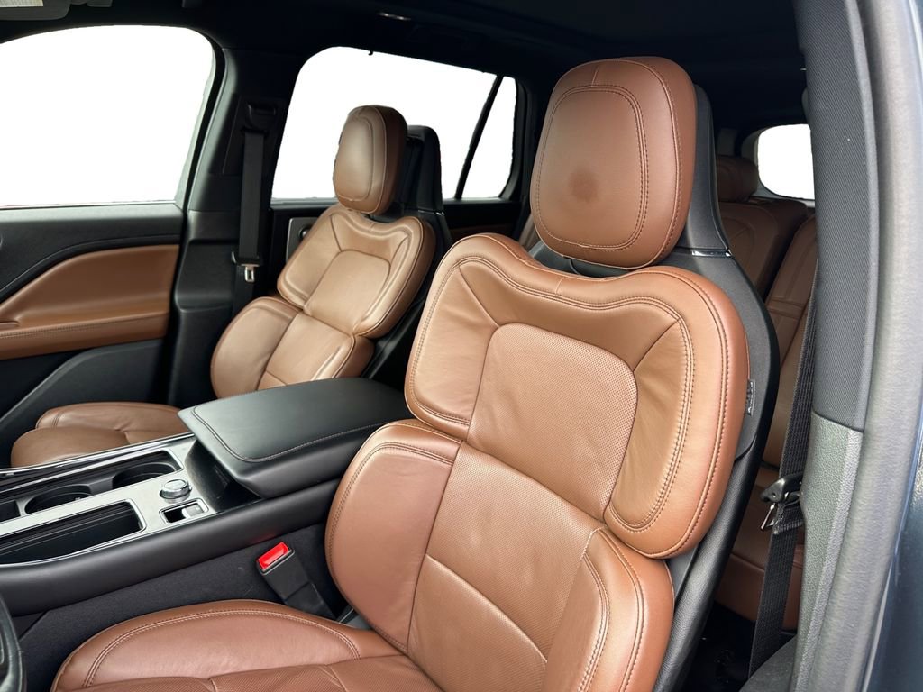Used 2023 Lincoln Aviator Reserve w/ Equipment Group 201A image 9