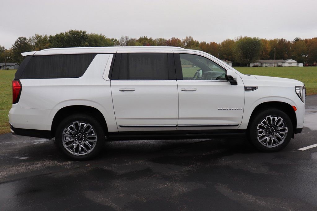 Used 2023 GMC Yukon XL Denali Ultimate image 19