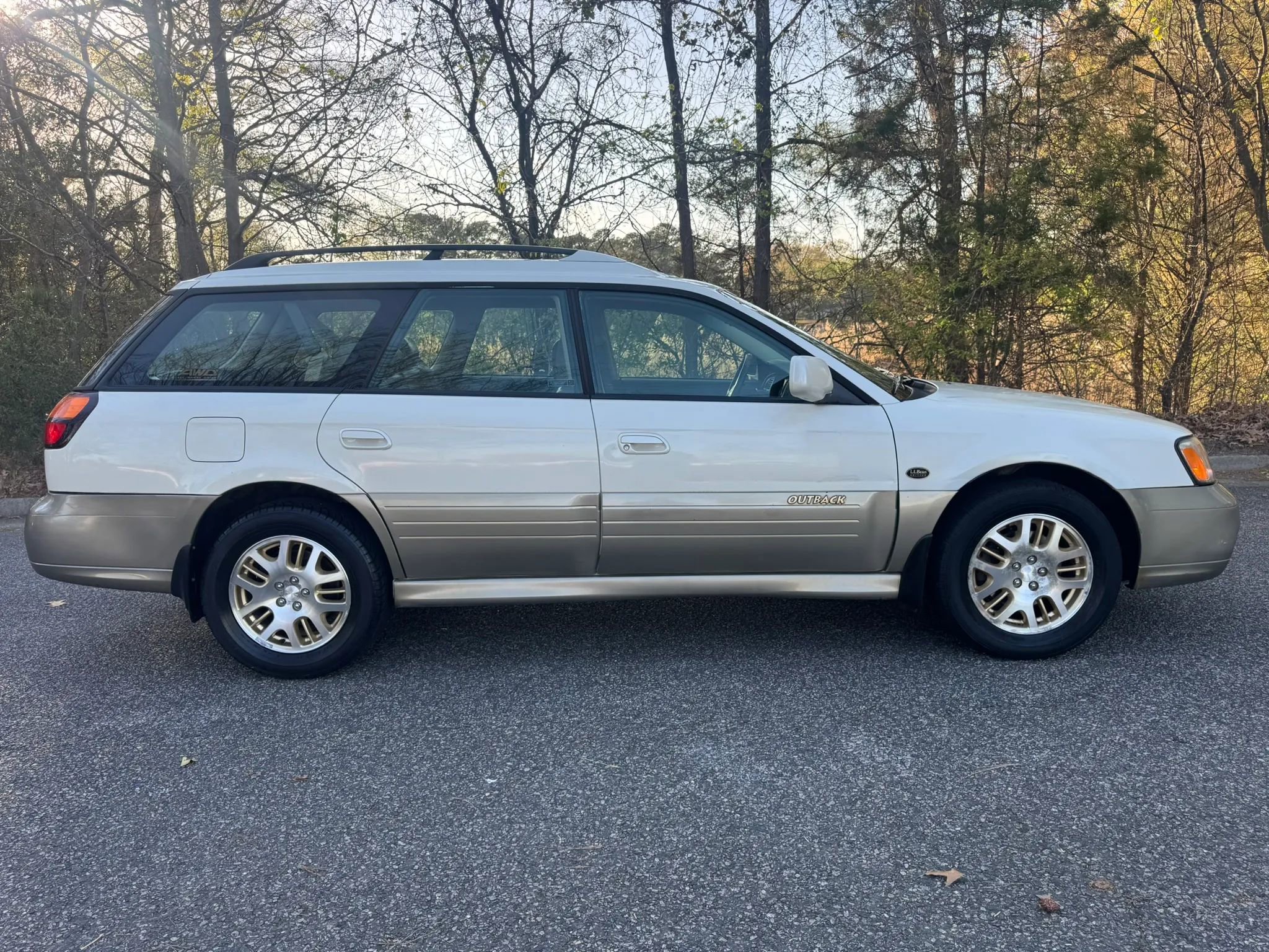 Used 2002 Subaru Outback H6 L.L. Bean Edition image 3