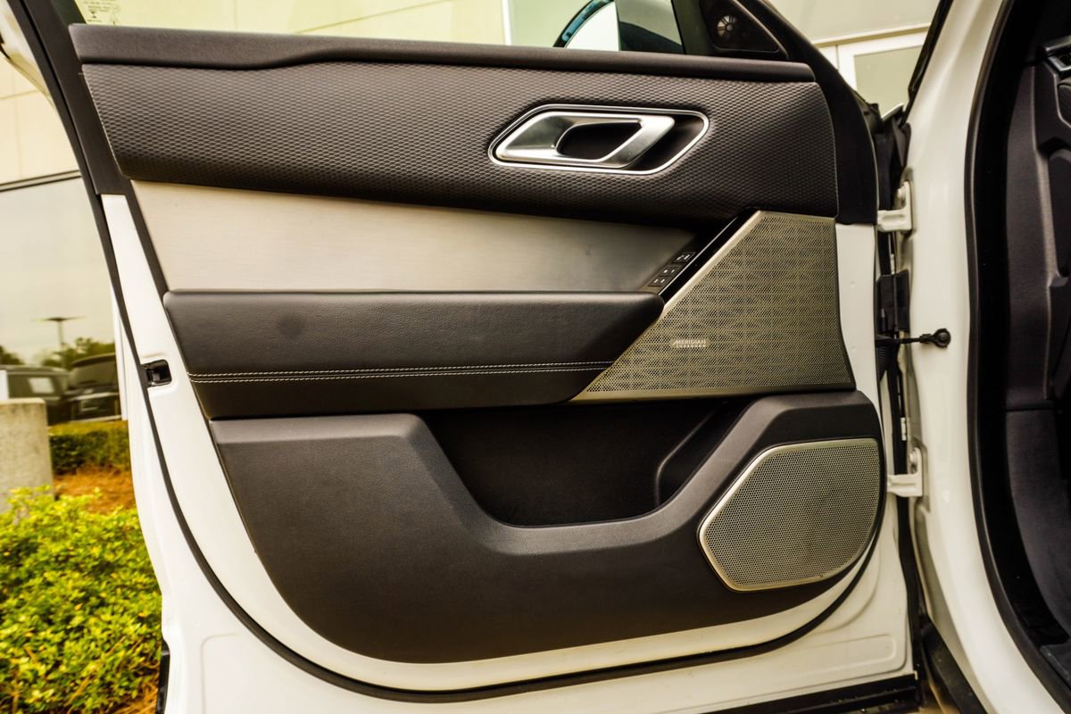 Used 2020 Land Rover Range Rover Velar R-Dynamic S image 31