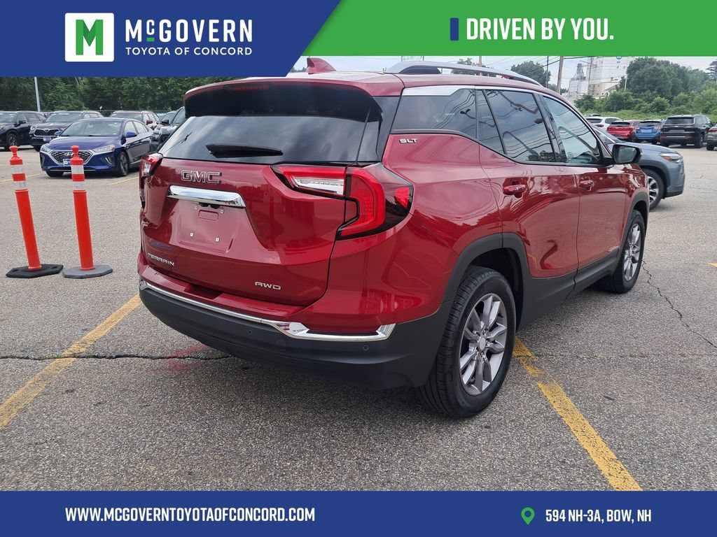 Used 2024 GMC Terrain SLT w/ Infotainment Package II AWD/4WD image 3