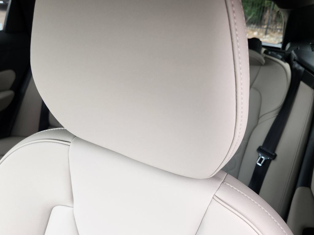 New 2026 Volvo XC60 B5 Plus w/ Climate Package AWD/4WD image 6
