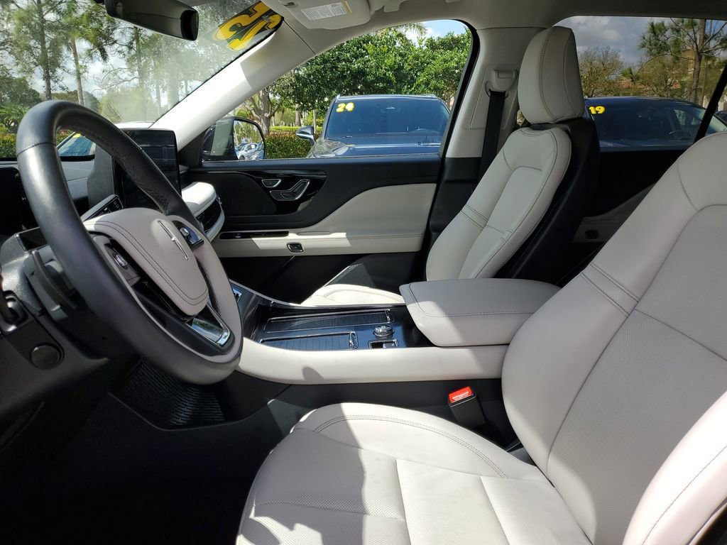 Used 2025 Lincoln Aviator 2WD image 21