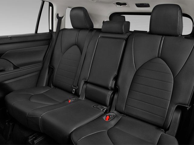 Used 2024 Toyota Highlander XLE image 11