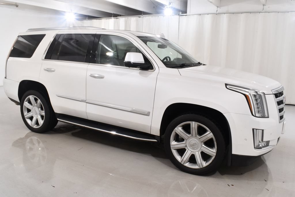 Used 2018 Cadillac Escalade Luxury AWD/4WD image 5