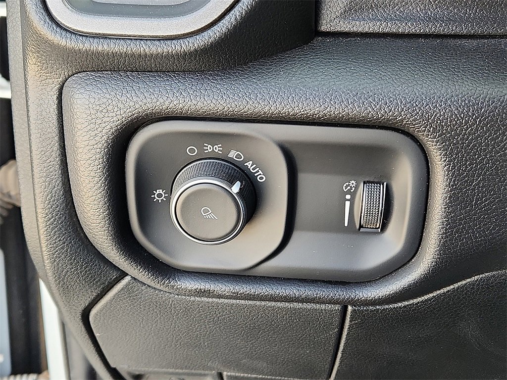 Used 2024 RAM 3500 Tradesman w/ Chrome Appearance Group image 29