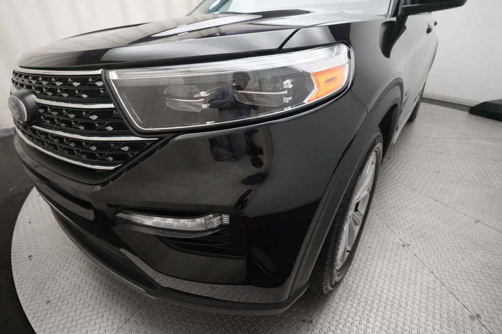 Used 2023 Ford Explorer XLT w/ Equipment Group 202A AWD/4WD image 24