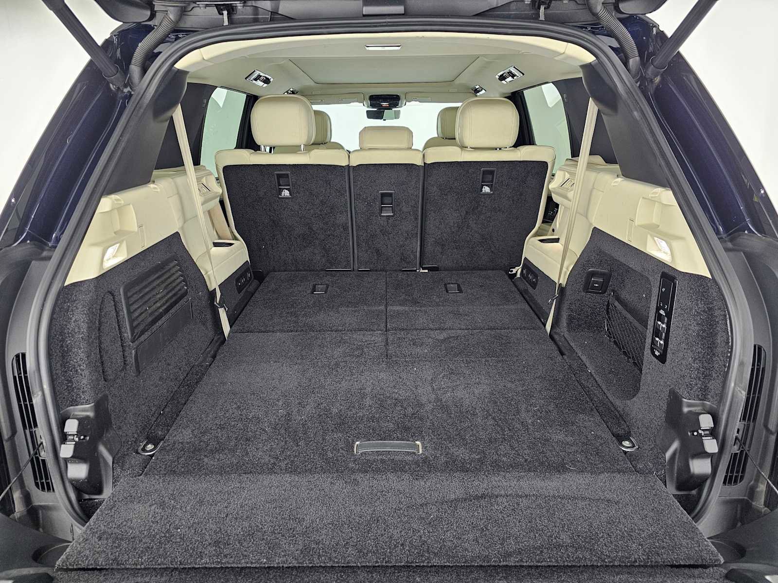 Used 2023 Land Rover Range Rover Long Wheelbase SE AWD/4WD image 16