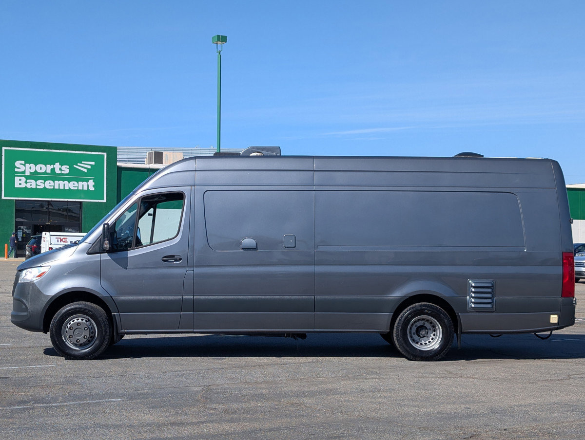 Used 2021 Mercedes-Benz Sprinter 4500 w/ Parking Package image 50