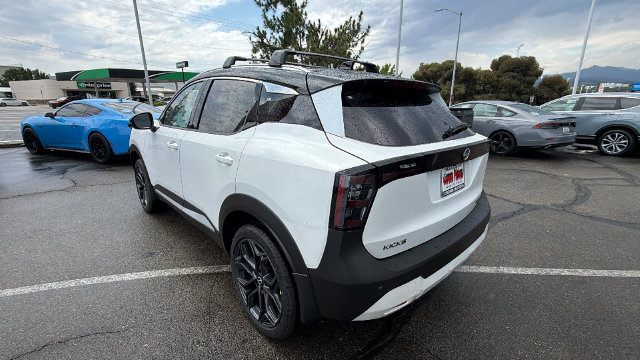 New 2026 Nissan Kicks SR AWD/4WD image 6