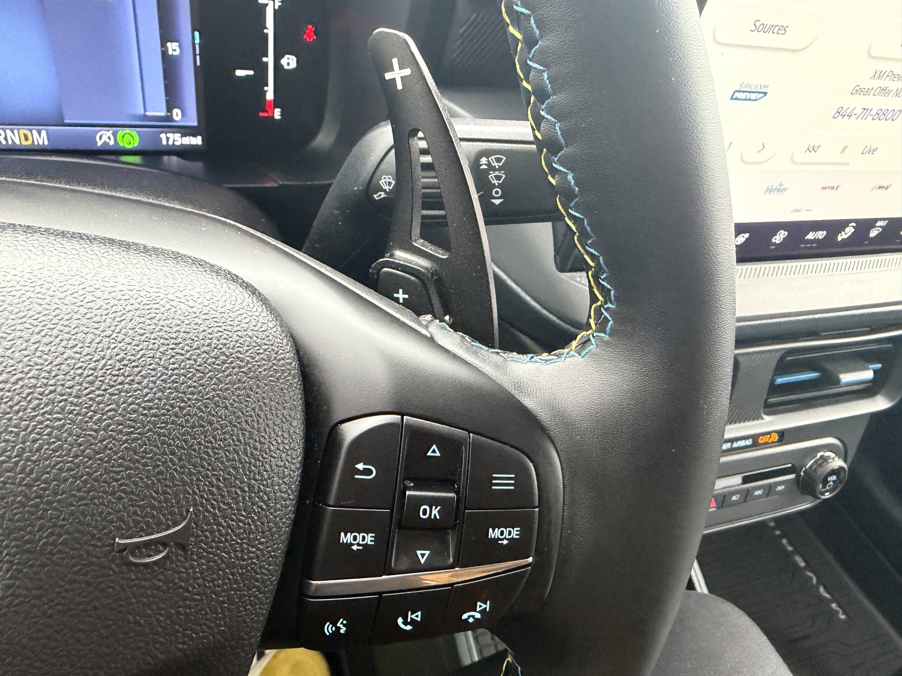 Used 2025 Ford Maverick Lobo image 22