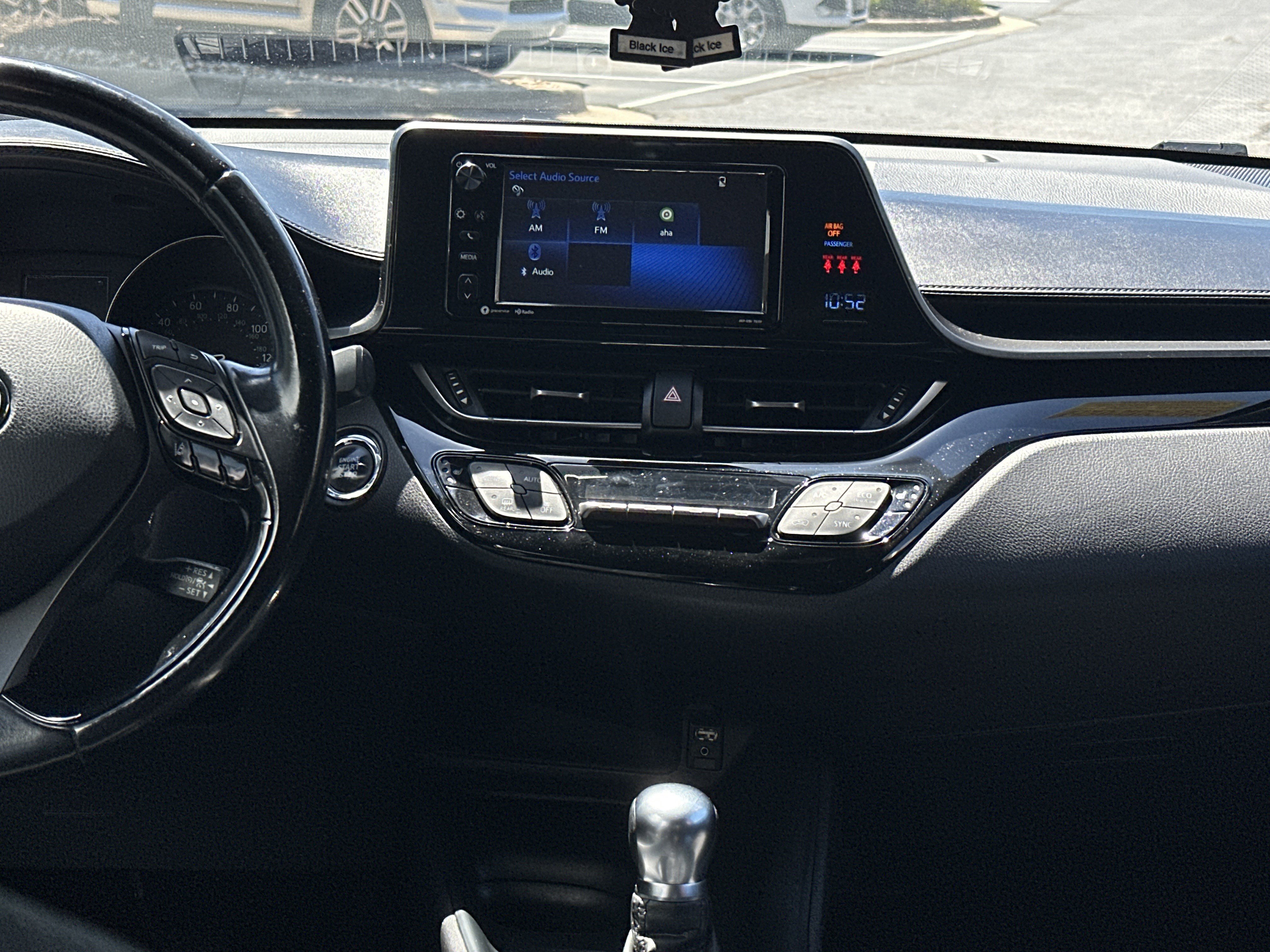 Used 2018 Toyota C-HR XLE FWD image 23