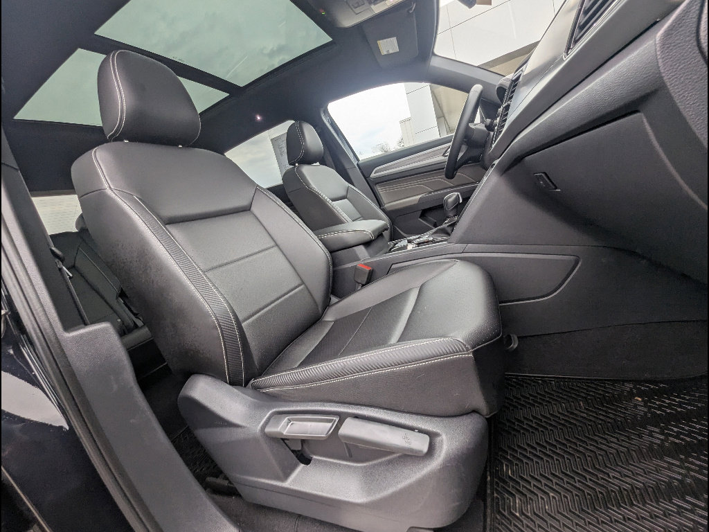 Used 2023 Volkswagen Atlas Cross Sport SE image 20