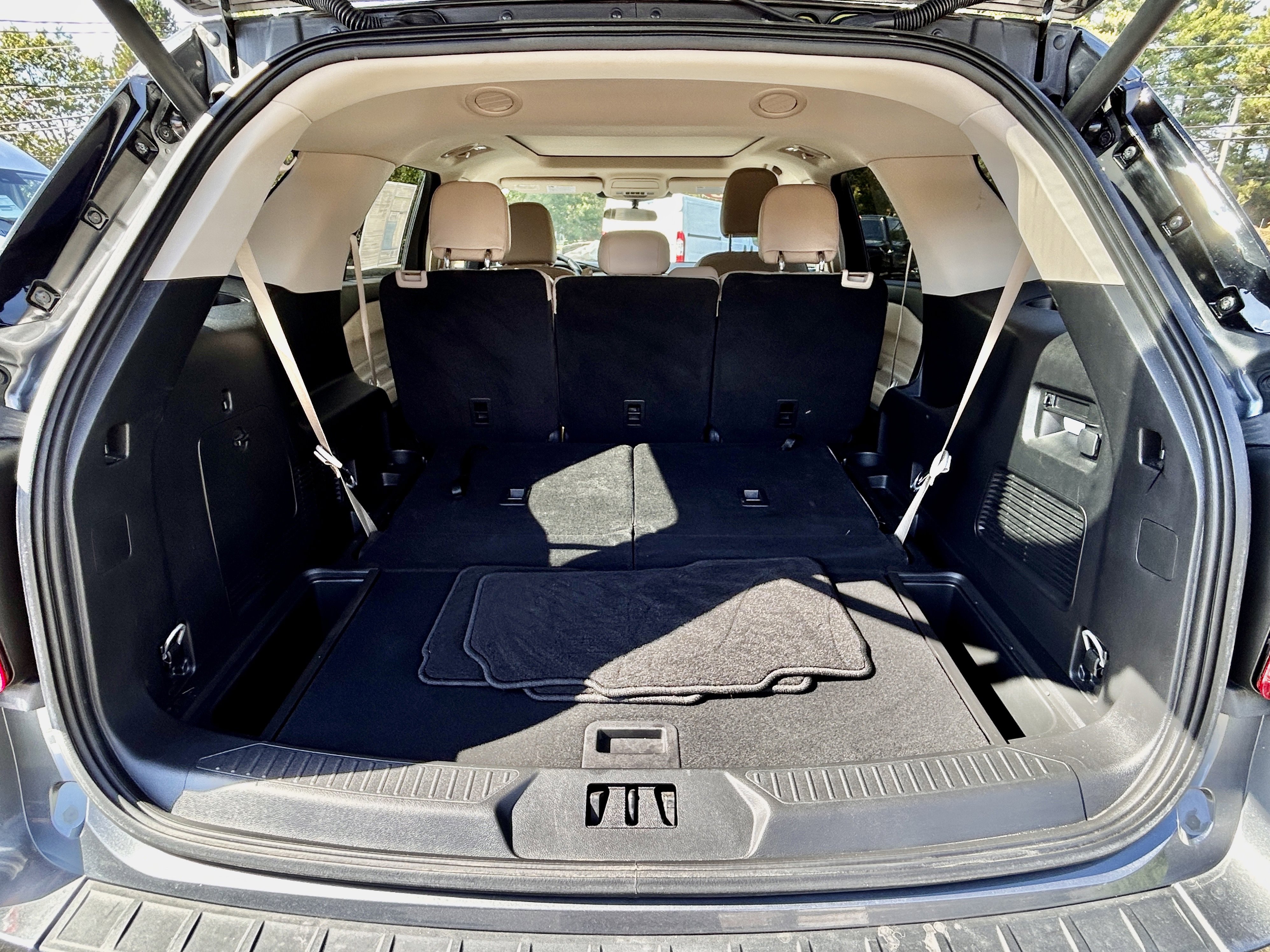 Used 2023 Ford Explorer XLT w/ Equipment Group 202A image 12