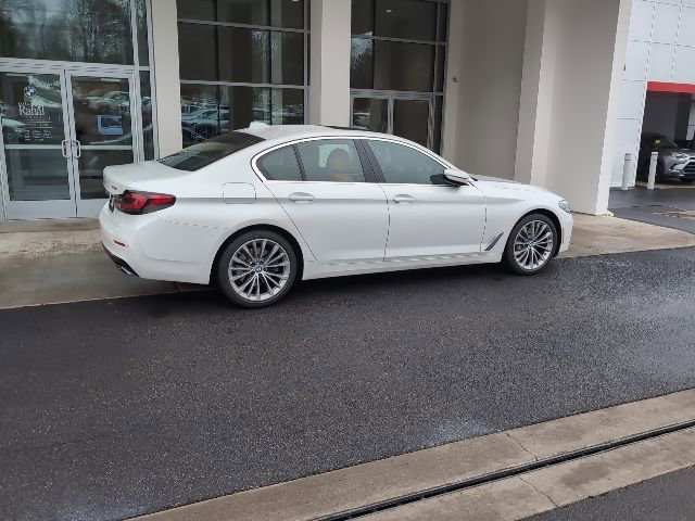 Used 2023 BMW 530i xDrive w/ Premium Package image 3