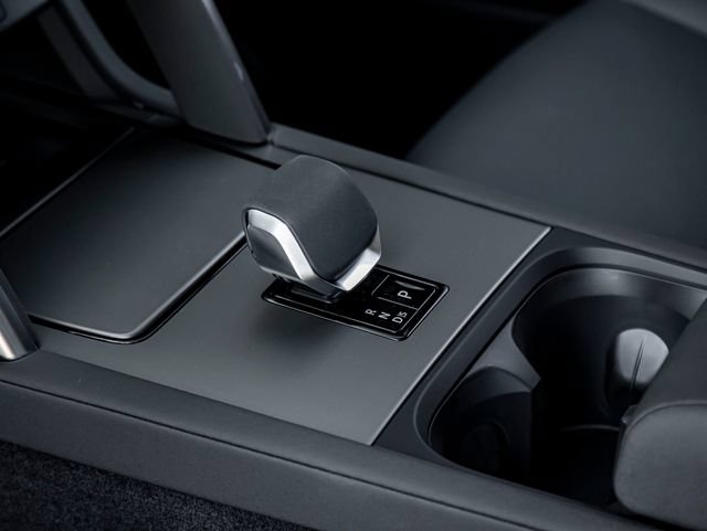 New 2024 Land Rover Discovery Sport S AWD/4WD image 17