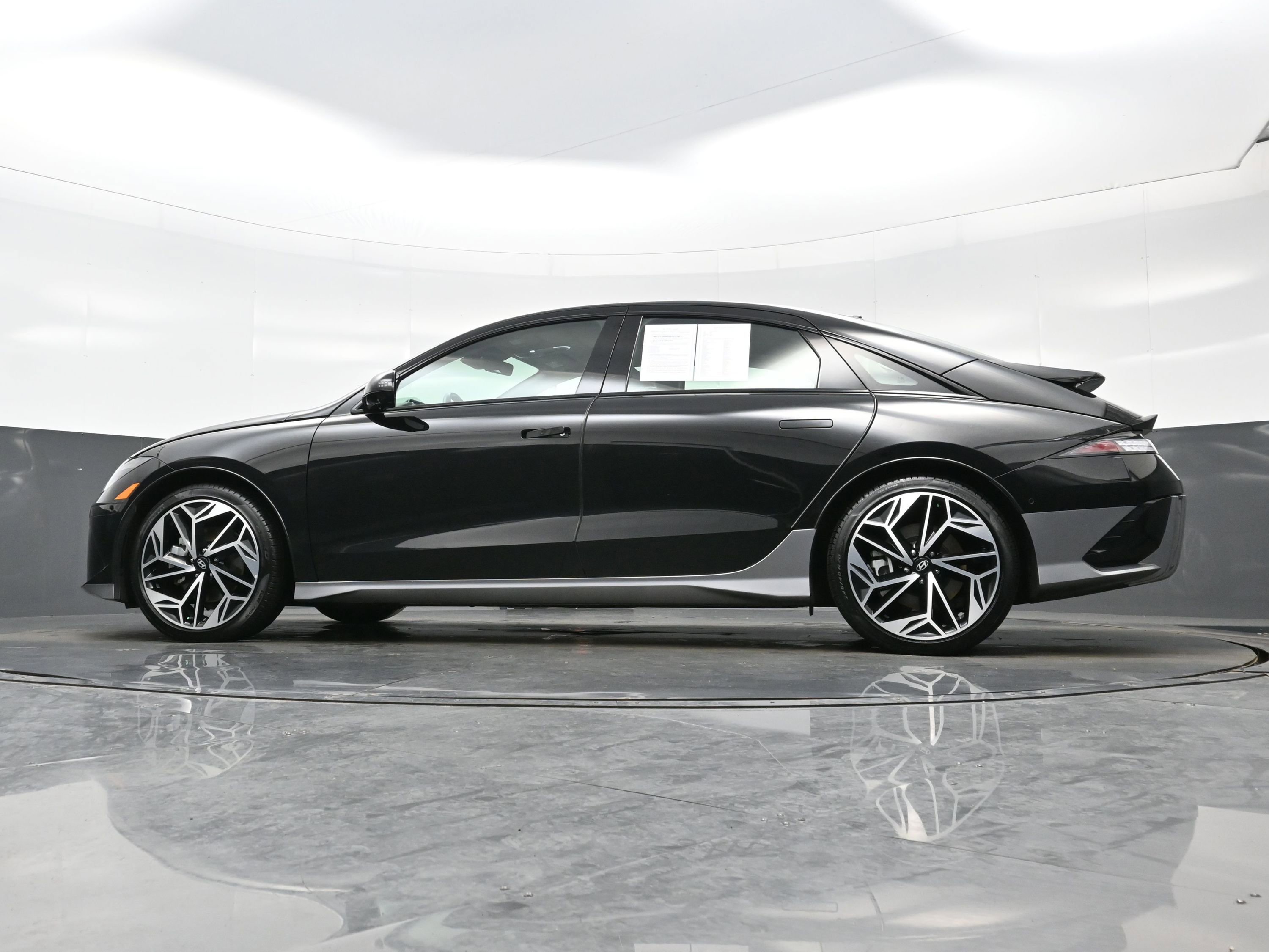 Certified 2024 Hyundai Ioniq 6 Limited image 28