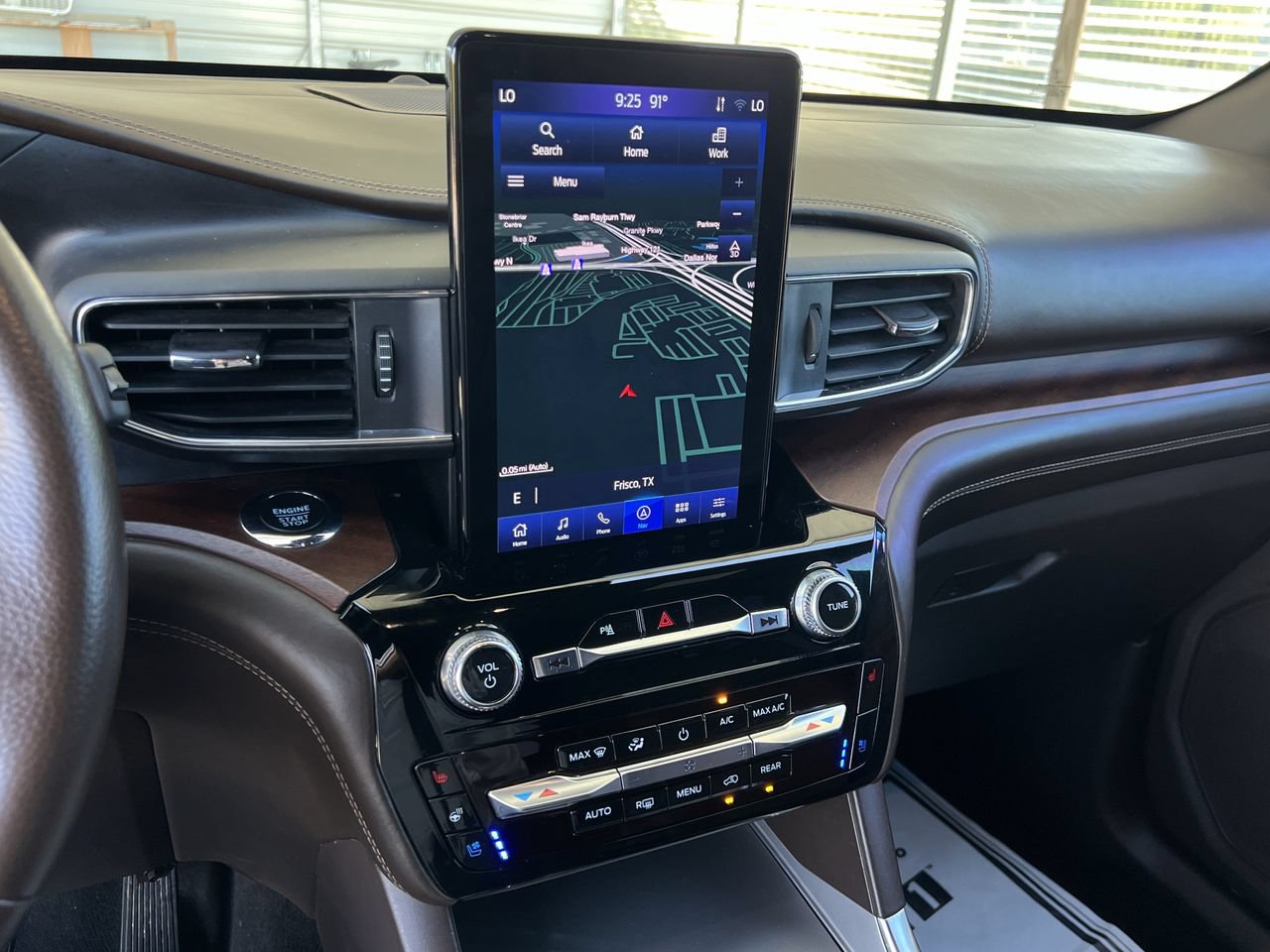 Used 2023 Ford Explorer King Ranch w/ Technology Package AWD/4WD image 18