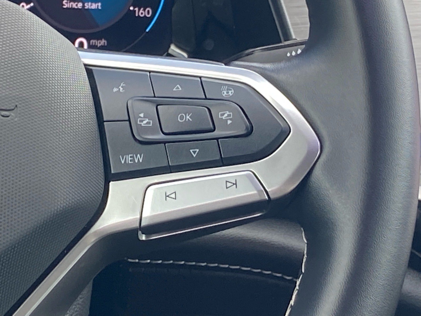 Certified 2026 Volkswagen Atlas Cross Sport SE AWD/4WD image 5
