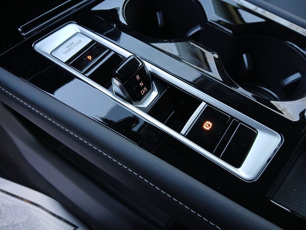 New 2025 Volkswagen Atlas SE FWD image 22
