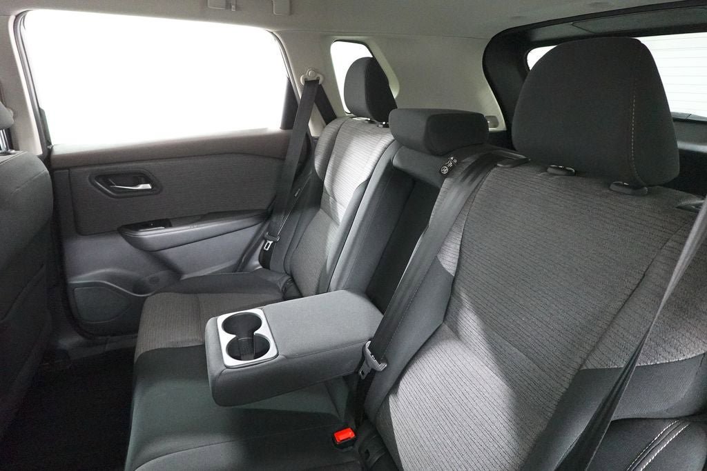 Used 2022 Nissan Rogue SV FWD image 25