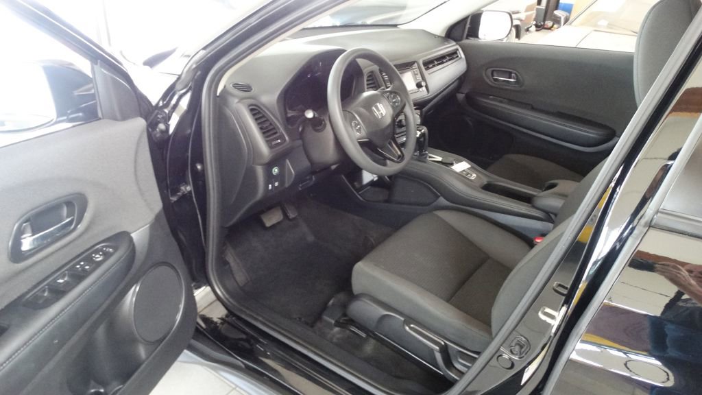 Used 2019 Honda HR-V LX image 8