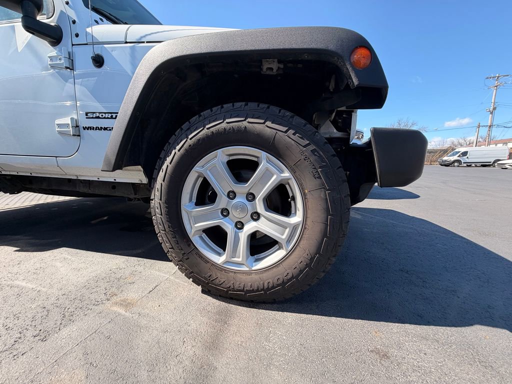 Used 2015 Jeep Wrangler Sport image 9