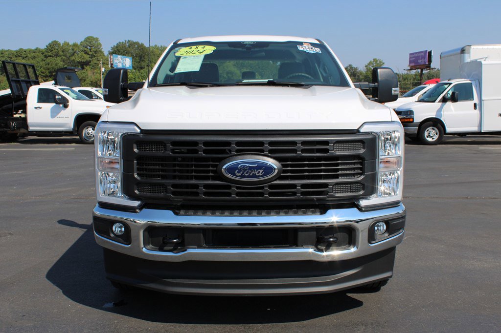 Used 2024 Ford F250 XL w/ XL Chrome Package image 11