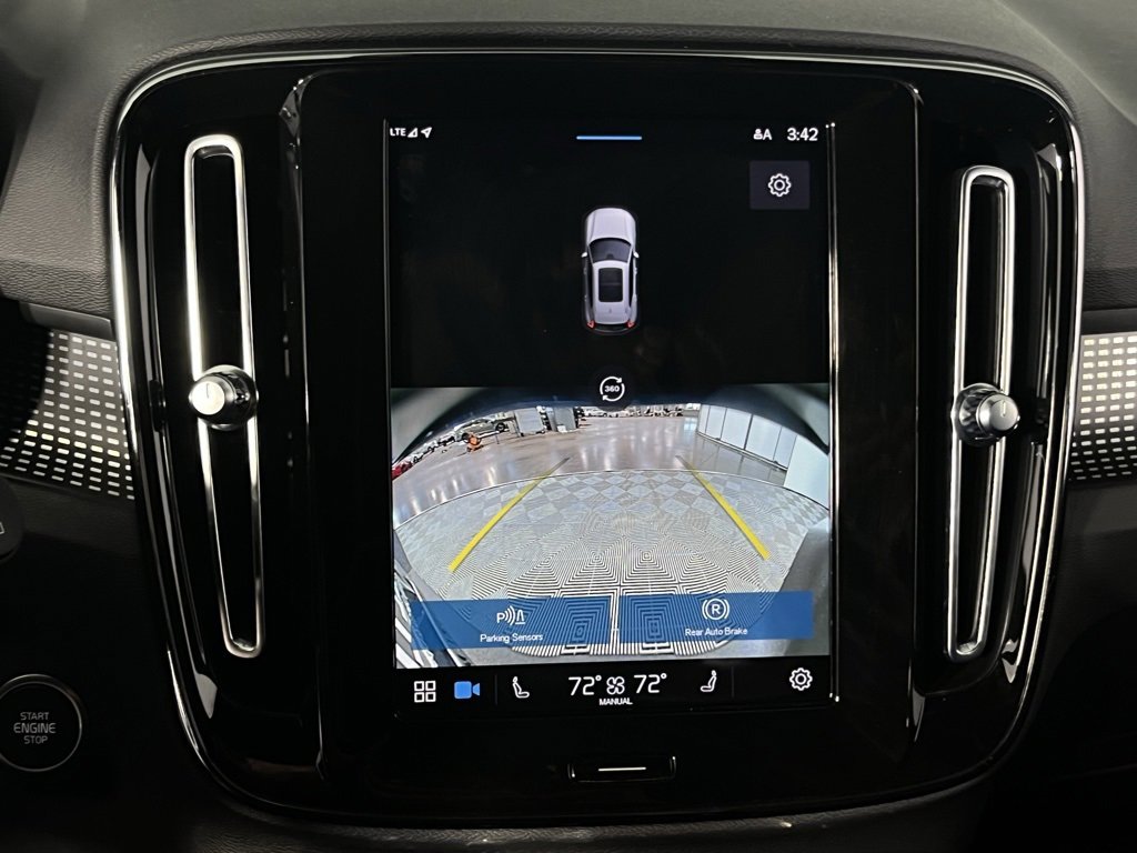 Used 2023 Volvo XC40 B5 Ultimate w/ Protection Package image 22
