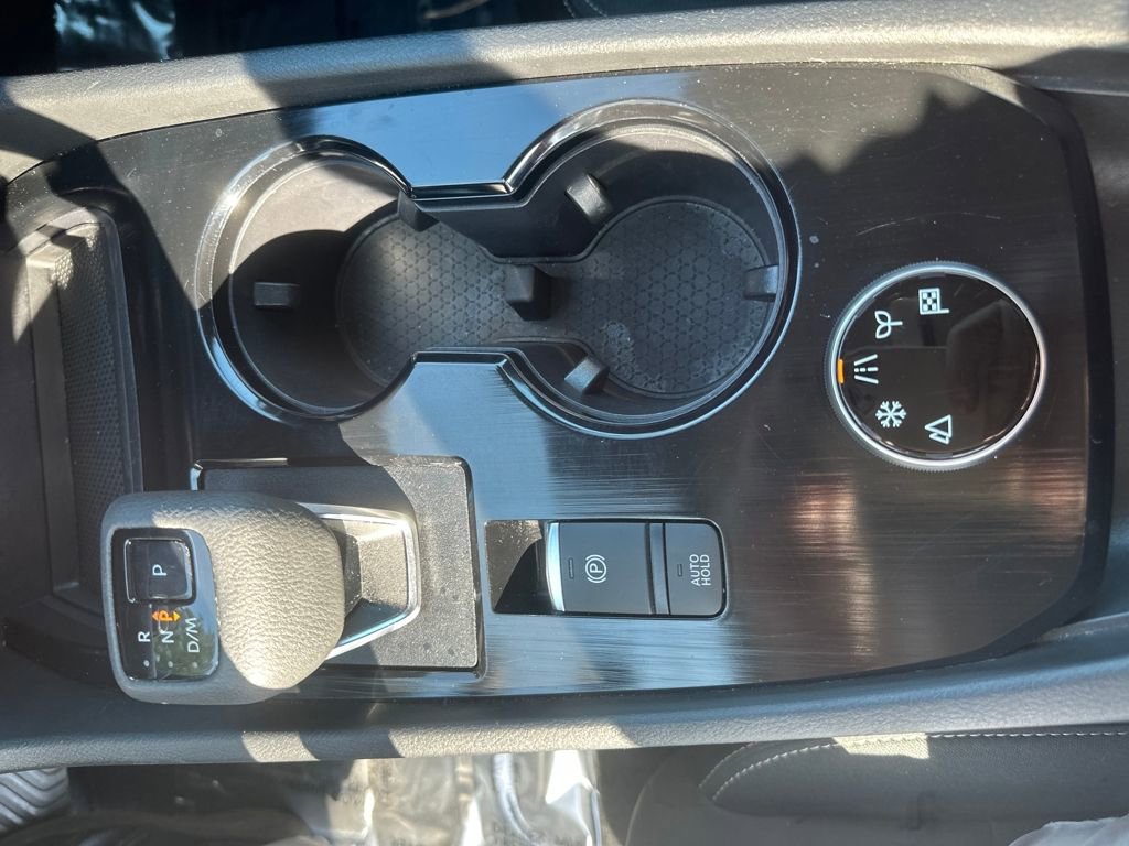 Used 2023 Nissan Rogue S image 16