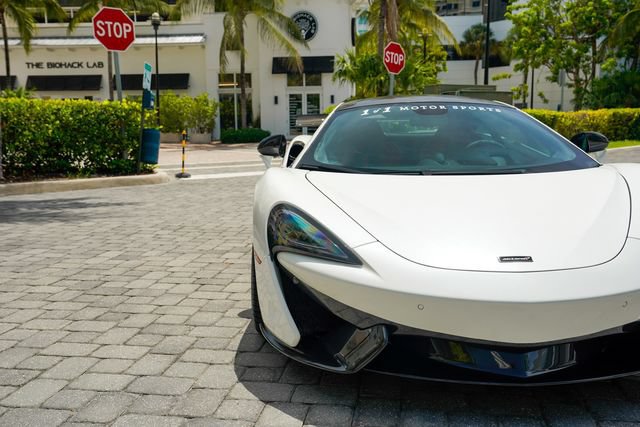 Used 2017 McLaren 570S Coupe RWD image 4