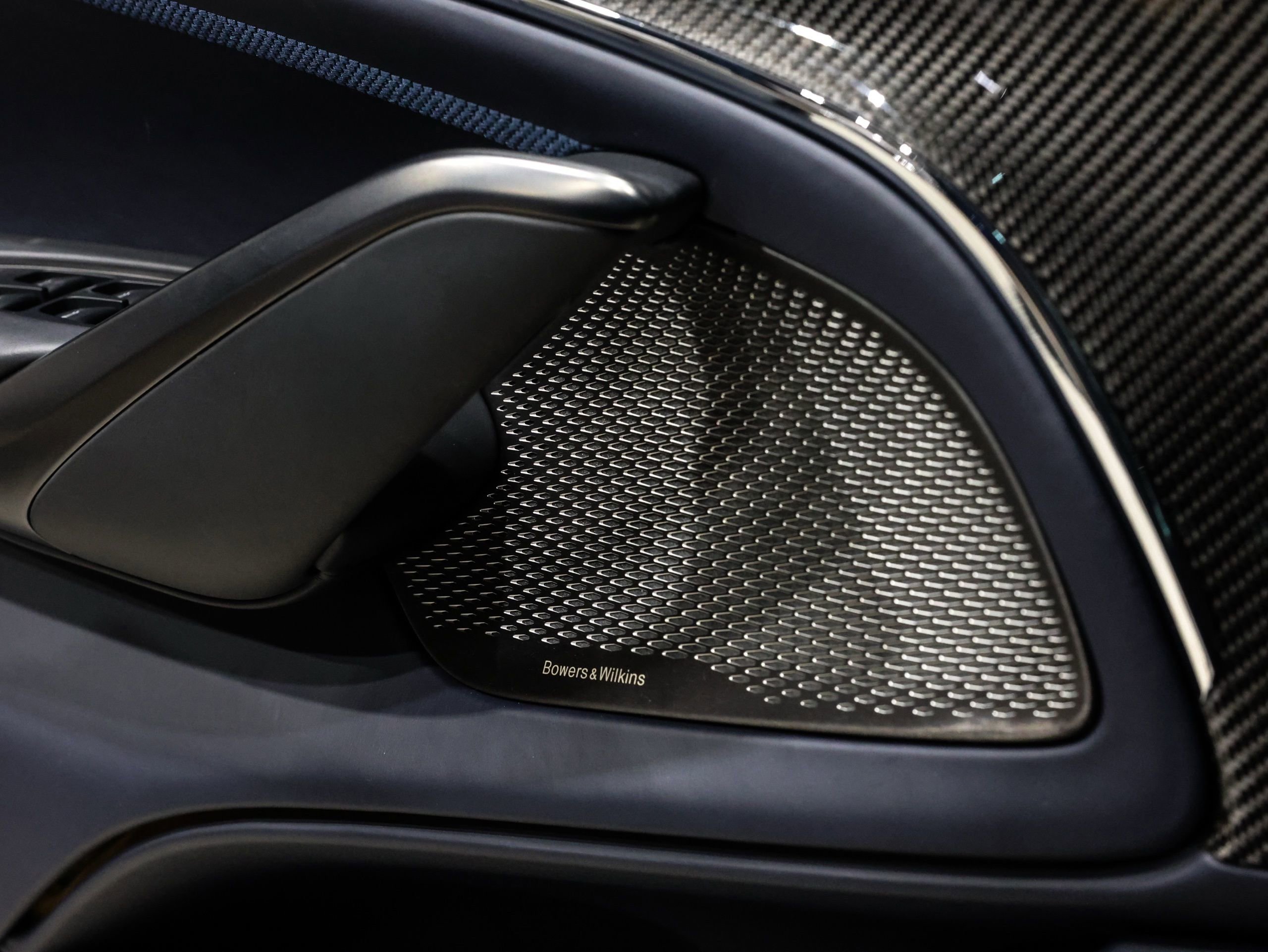 Used 2025 Aston Martin DBX 707 image 35