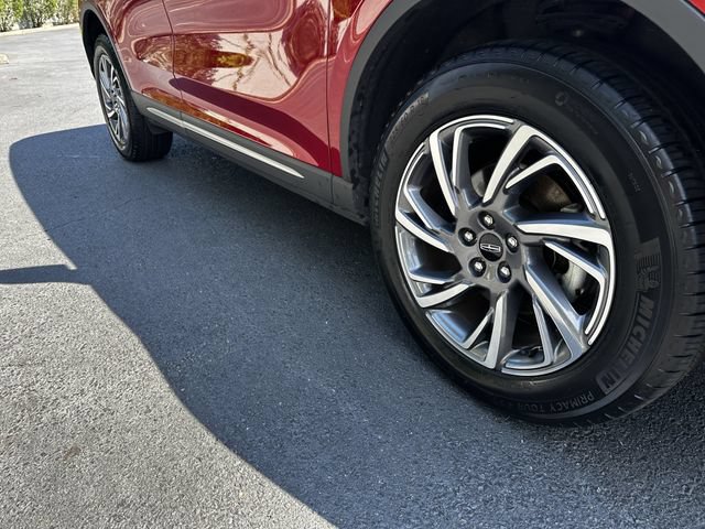 Certified 2023 Lincoln Corsair AWD w/ Equipment Group 101A image 11