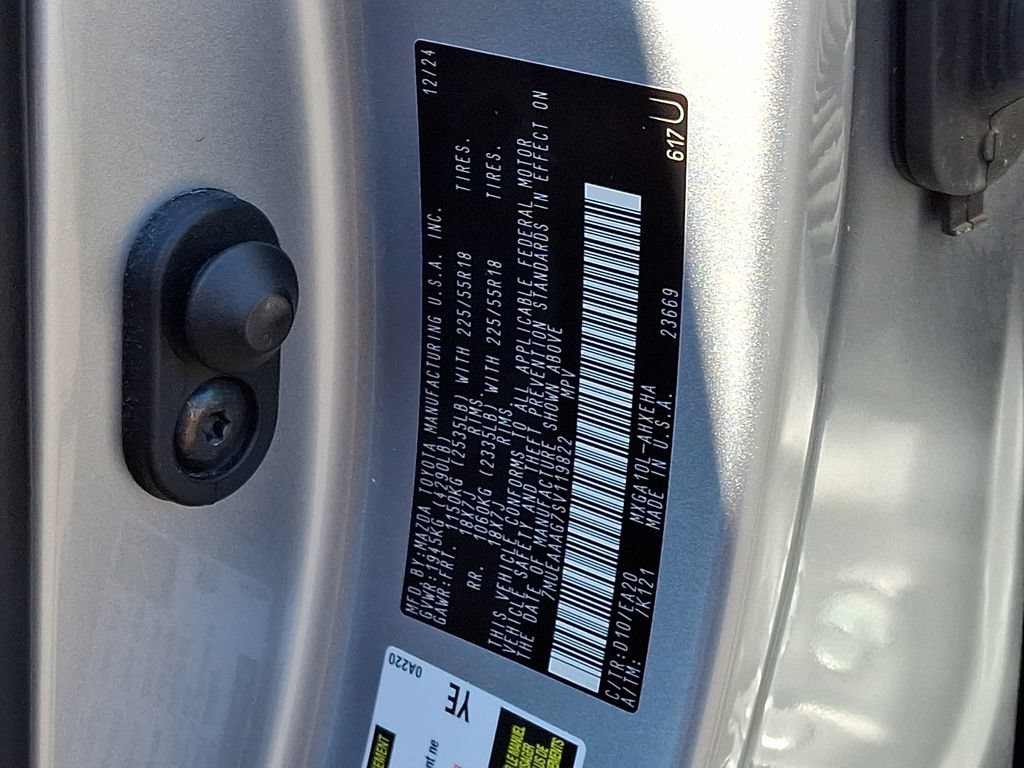 Certified 2025 Toyota Corolla Cross XLE FWD image 28