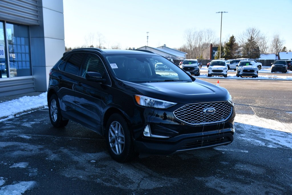 Used 2024 Ford Edge SEL w/ Convenience Package image 9