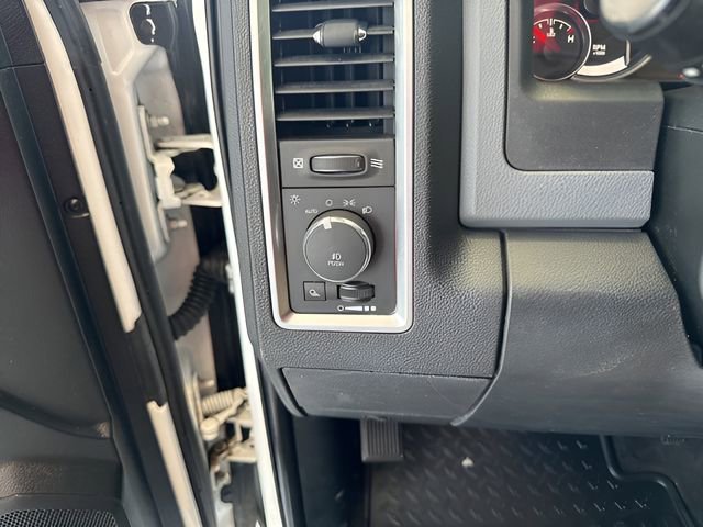 Used 2018 RAM 1500 SLT image 13