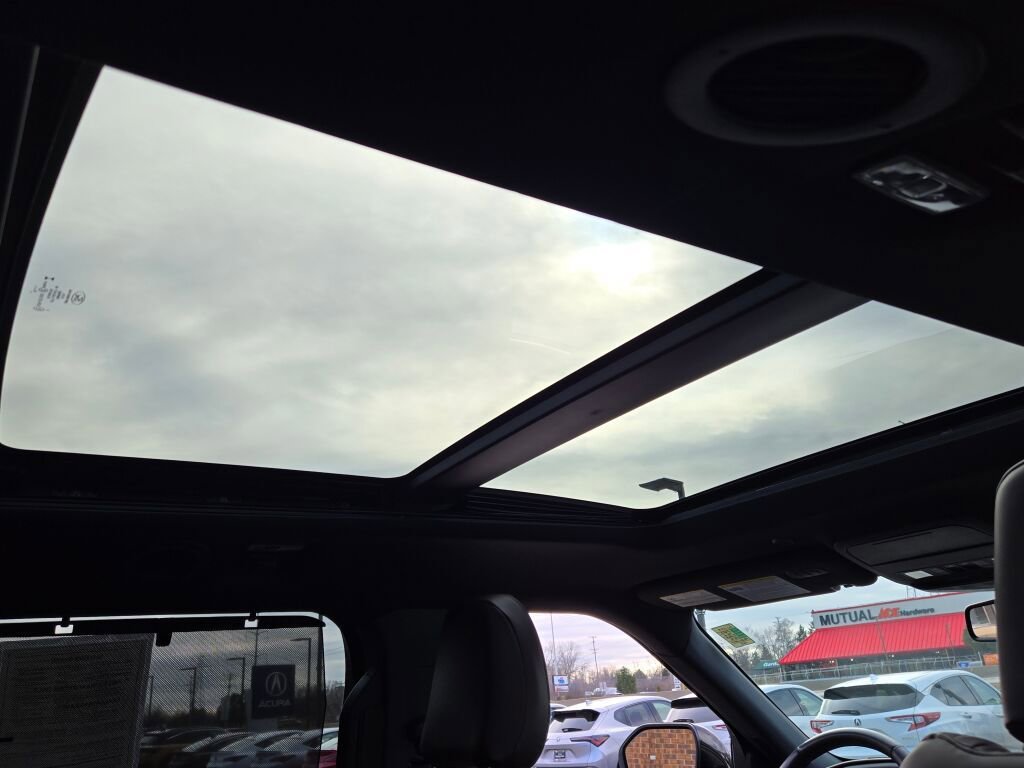 Used 2023 Ford Explorer Platinum w/ Technology Package image 12