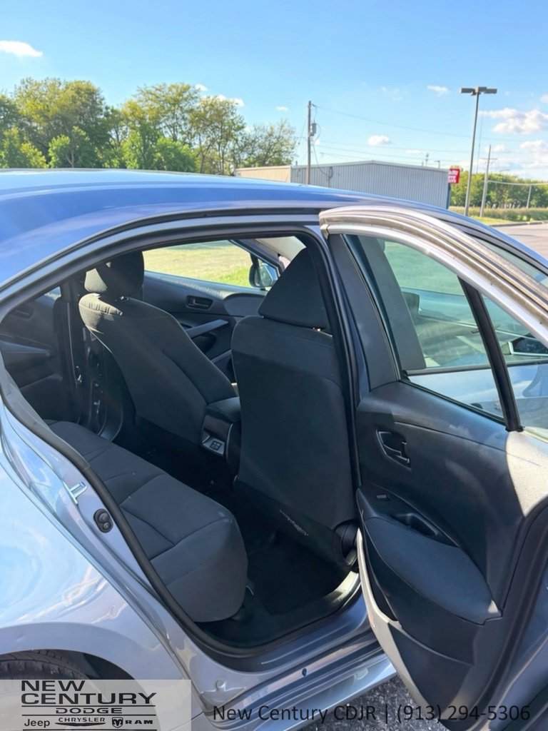 Used 2025 Toyota Corolla LE FWD image 14
