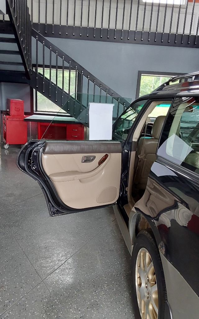 Used 2001 Subaru Outback H6 L.L. Bean Edition image 18