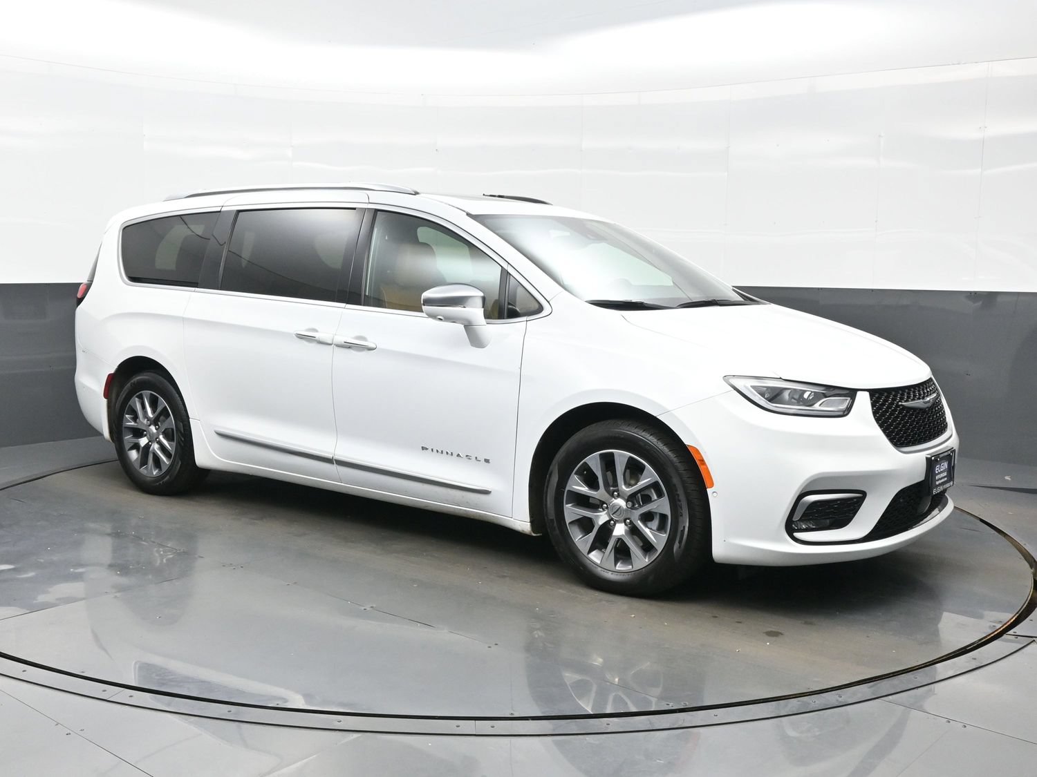 Used 2022 Chrysler Pacifica Pinnacle FWD image 8