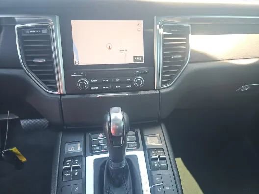 Used 2018 Porsche Macan GTS AWD/4WD image 13