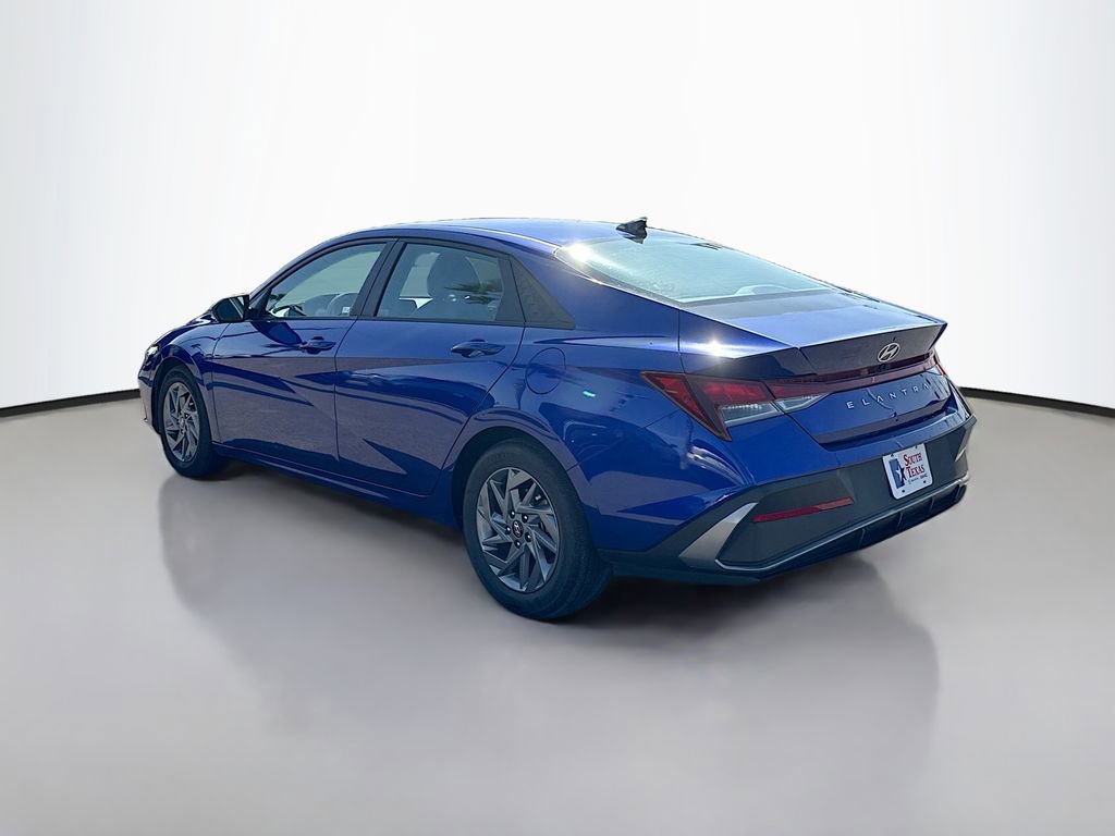 Used 2024 Hyundai Elantra SEL image 5