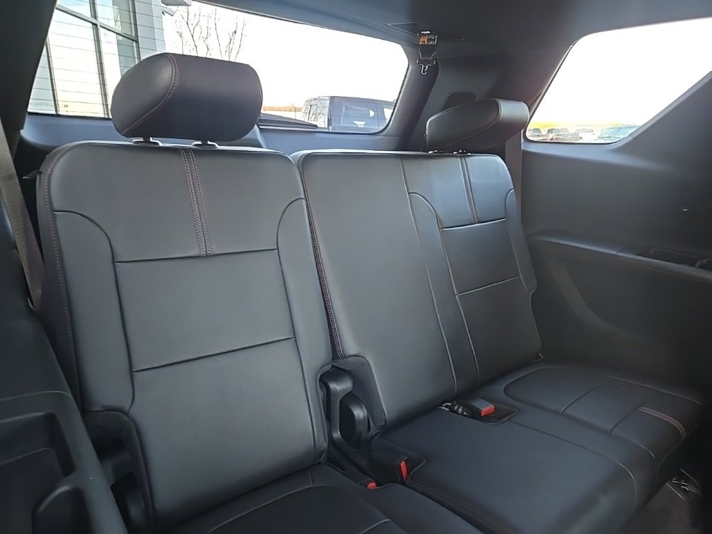 Used 2022 Chevrolet Traverse RS image 86