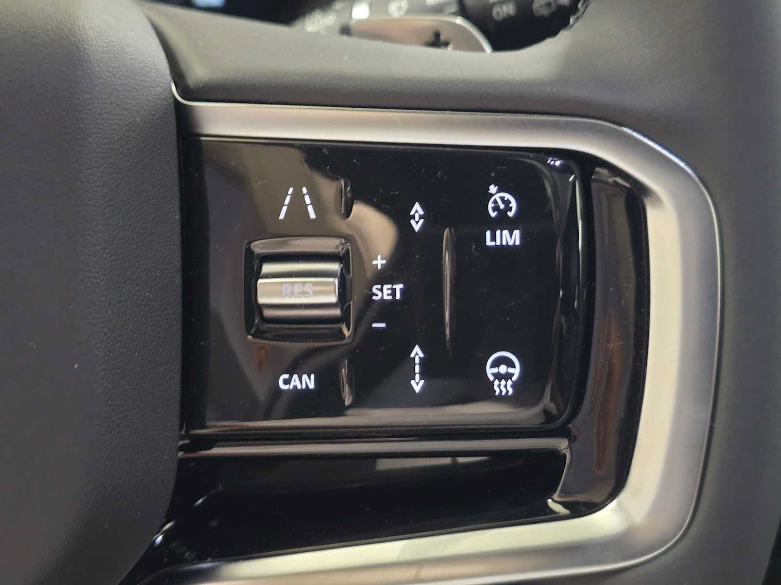 New 2026 Land Rover Discovery Sport Landmark AWD/4WD image 31