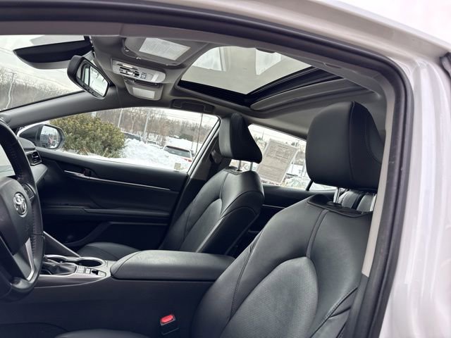 Used 2021 Toyota Camry XLE image 25