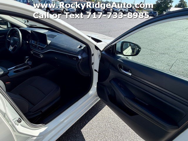 Used 2024 Nissan Altima 2.5 SV w/ SV Premium Package AWD/4WD image 30