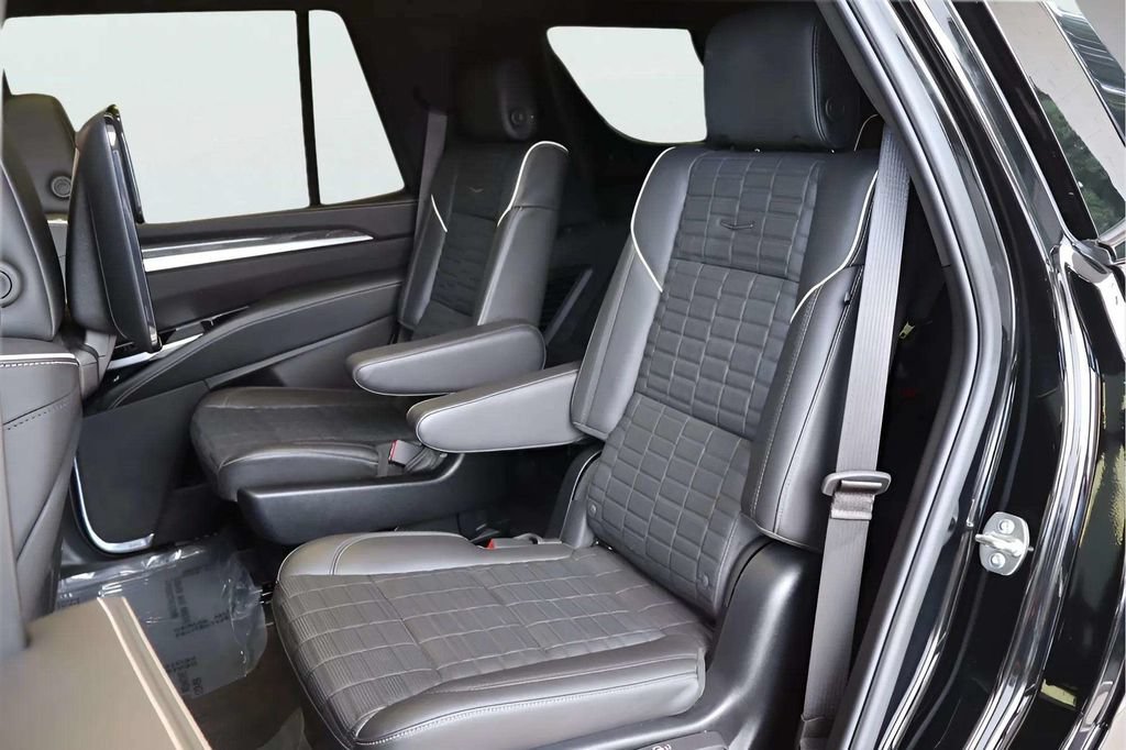 Used 2025 Cadillac Escalade V w/ LPO, ONYX Package AWD/4WD image 27